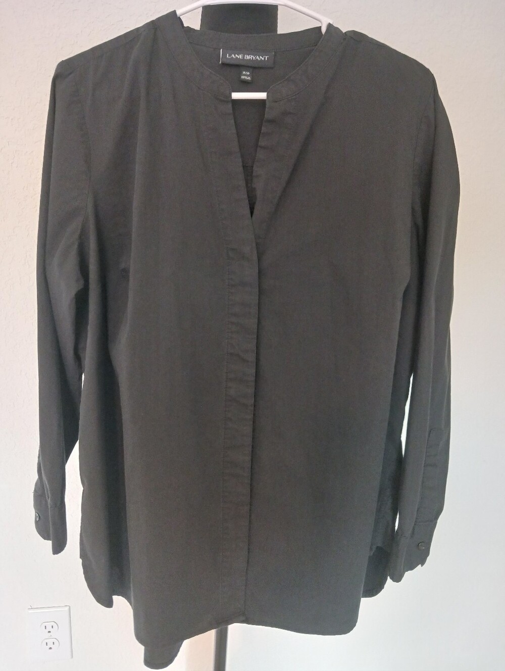 Lane Bryant Black No Collar V- Neck Button Down Shirt Sz L EUC